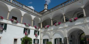 innenhof-schloss-herberstein