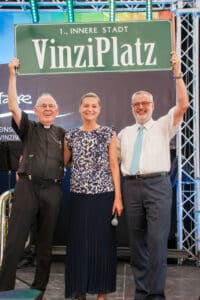 Pfarrer Pucher, Gemeinderätin Daniela Gmeinbauer und Obmann Peter Pratl bei der offiziellen Eröffnung (c) Kipper