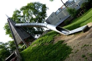 spielplatz-junges-europa-graz-roehrenrutsche