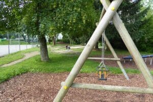 spielplatz-pfarrer-schroettner-park-graz-schaukel